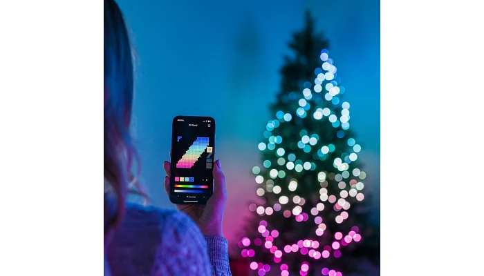 LED гірлянда Twinkly Smart LED tree Strings RGB 500 на ялинку (2,1 м), фото № 3