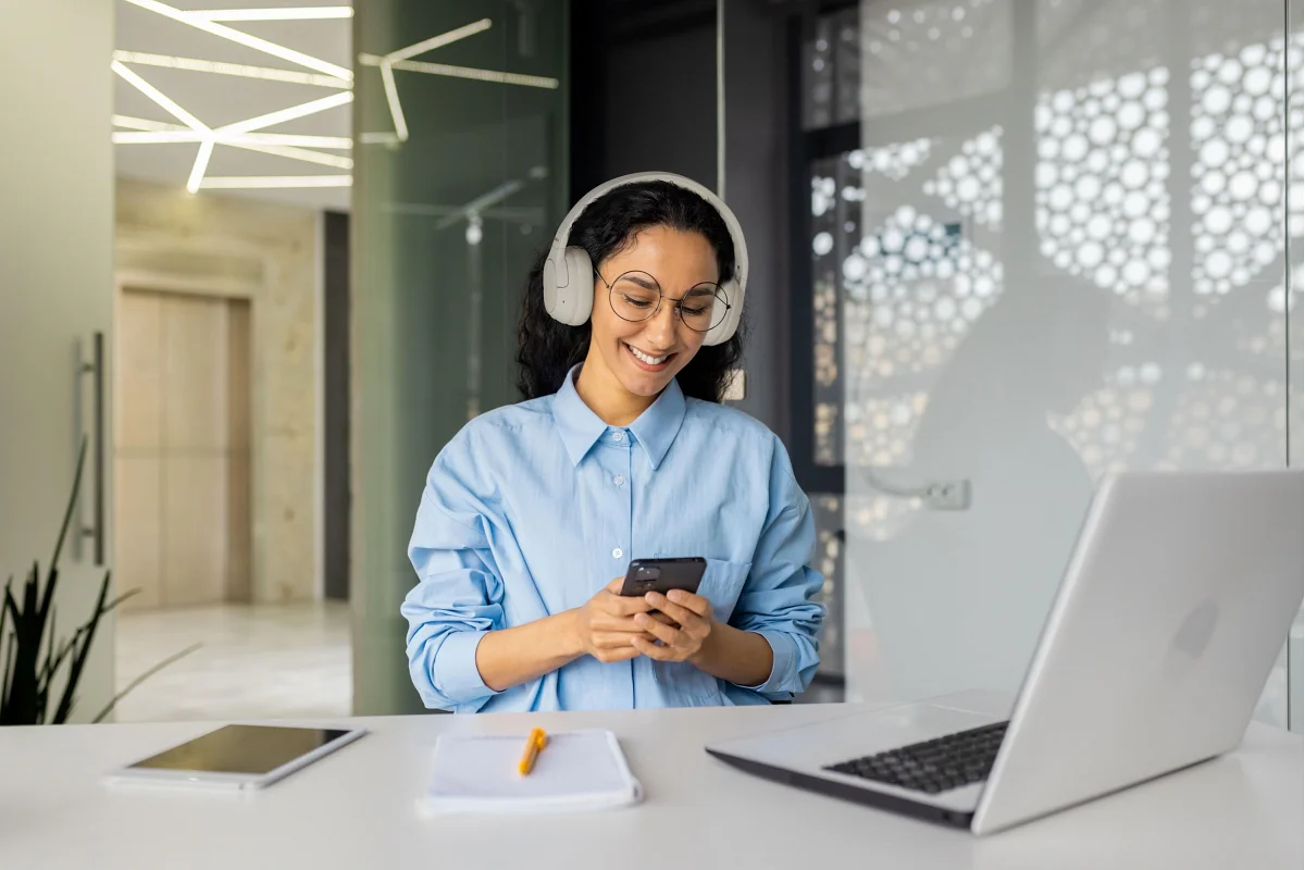 Belkin Soundform Isolate чашки та оголов’я