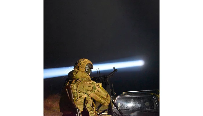 Зенитный прожектор (поисковый прожектор) для ВСУ (ПВО) EMCORE FC BLASER B300, фото № 1