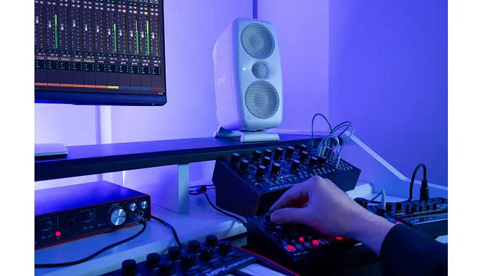 Активний студійний монітор IK MULTIMEDIA iLoud MTM MKII White, фото № 9