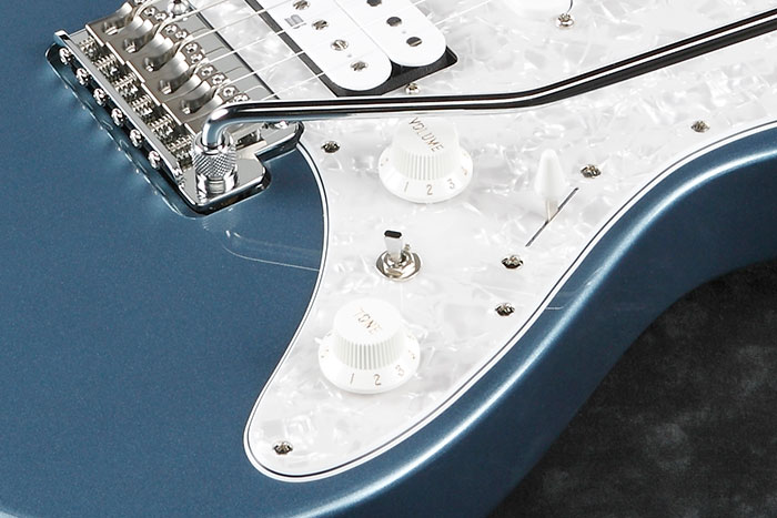 Электрогитара IBANEZ AZ2204 PW