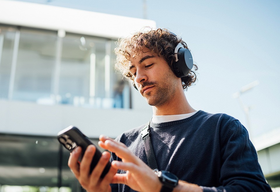 Беспроводные накладные наушники Beyerdynamic Aventho 300 Nordic grey