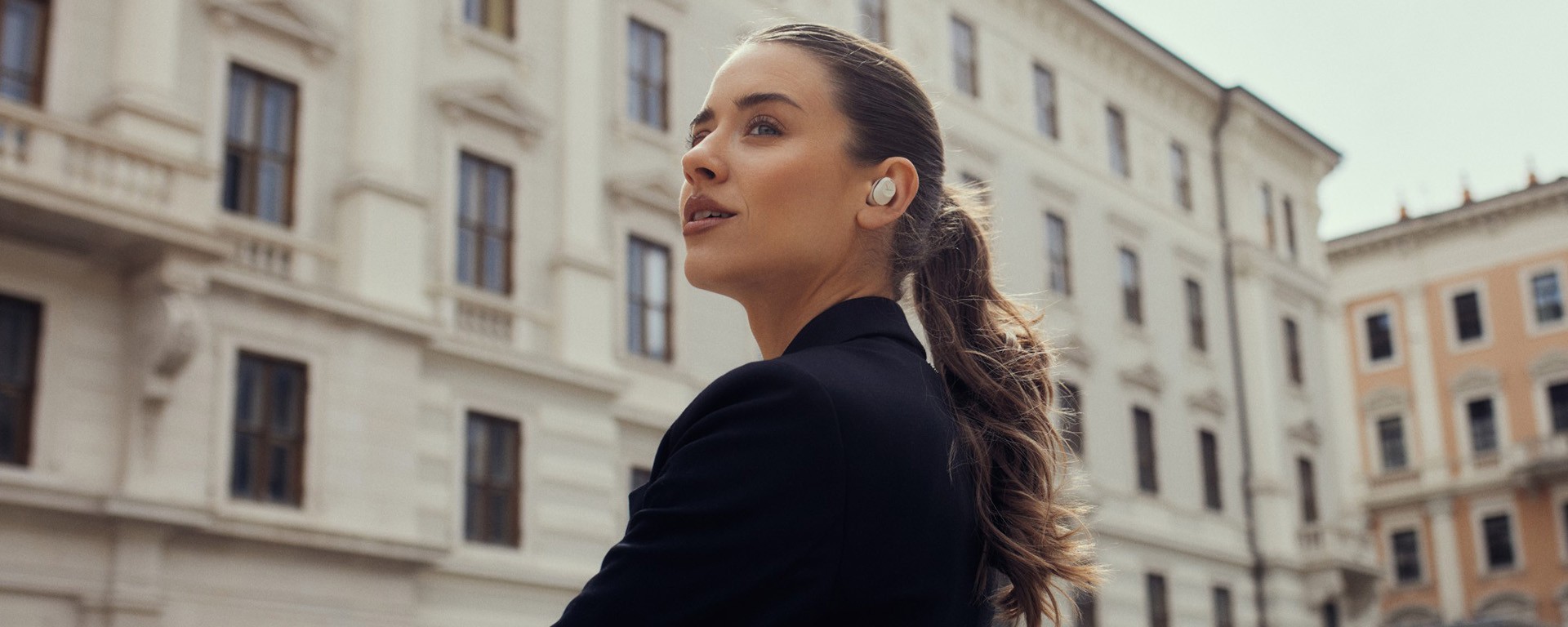 Беспроводные вакуумные TWS наушники Beyerdynamic Amiron 300 TWS Cream