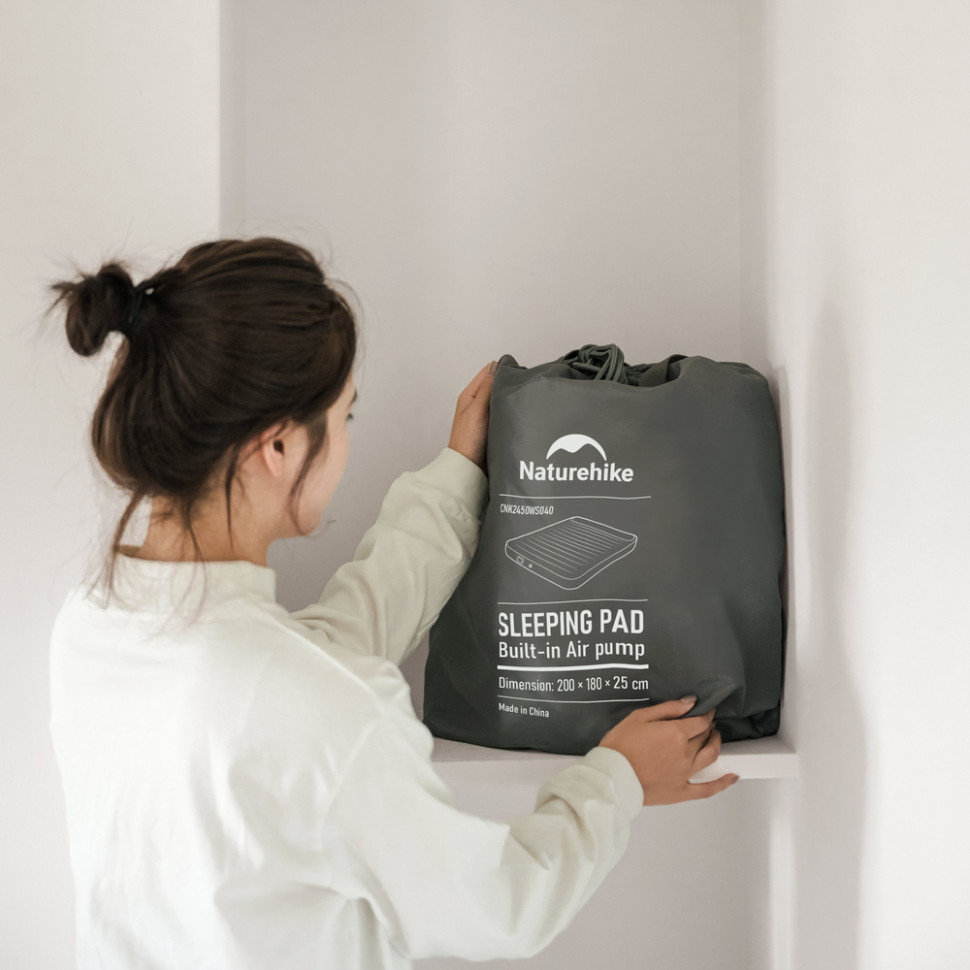 Самонадувной матрас, двухместный, со встроенной помпой Naturehike CNK2450WS040 (серый)