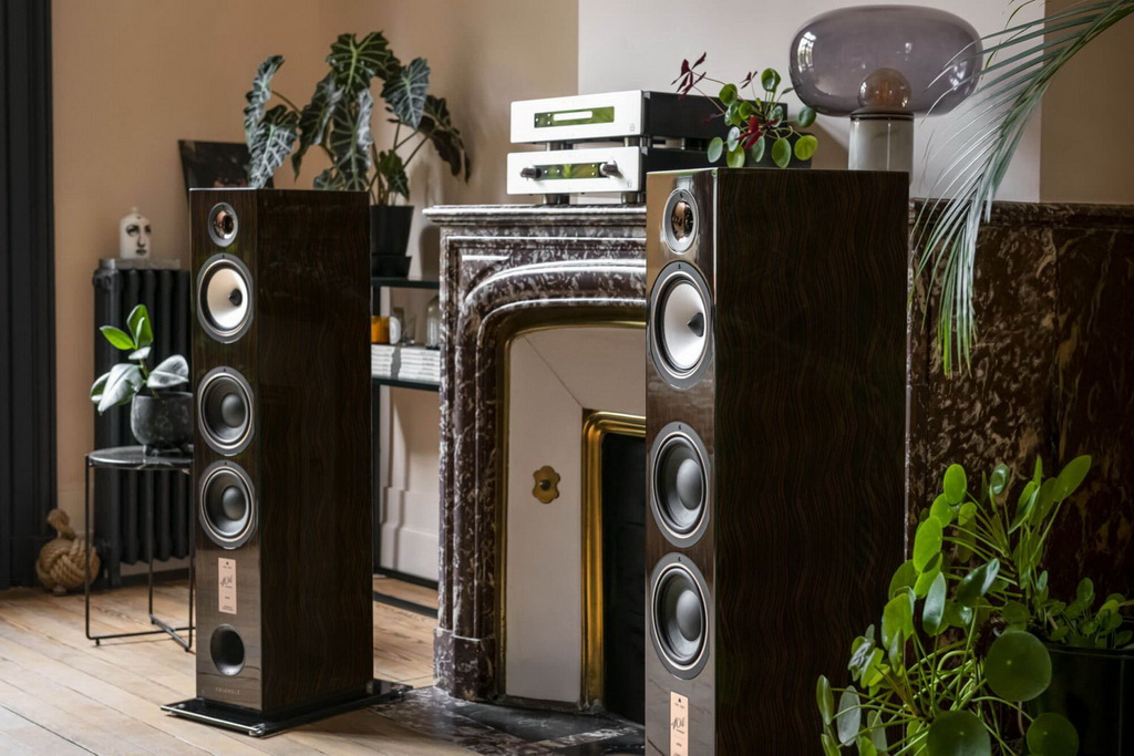 Акустична система Triangle Antal 40th 92dB/W/m,37Hz–22KHz,140W,200x345x1090, 26.8kg кол.