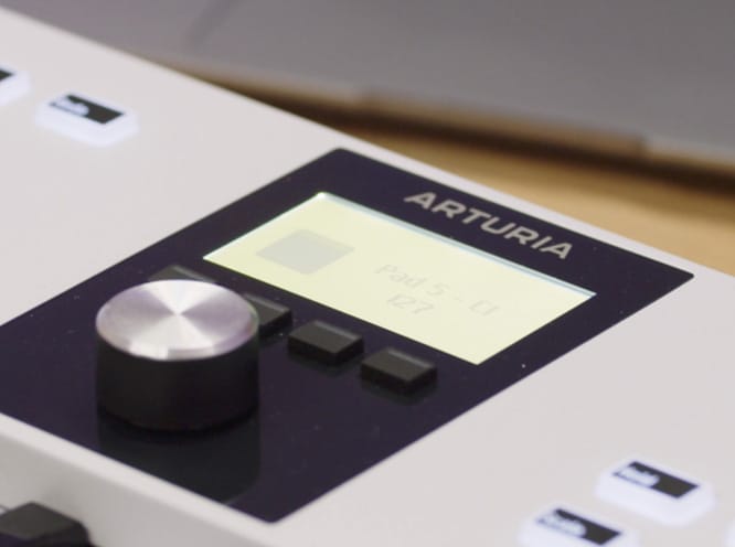 MIDI-клавіатура Arturia KeyLab Essential 88 mk3 (White) + Arturia Pigments