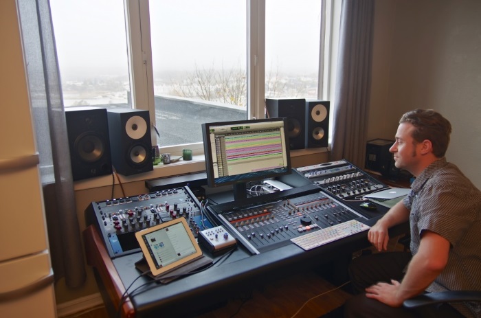 Студійний монітор AMPHION One12