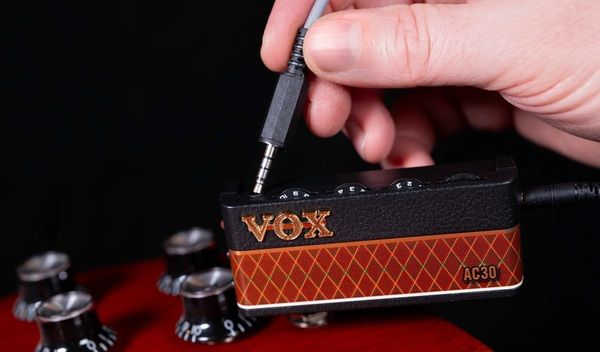 Компактний гітарний підсилювач для навушників VOX AMPLUG 3 AC30