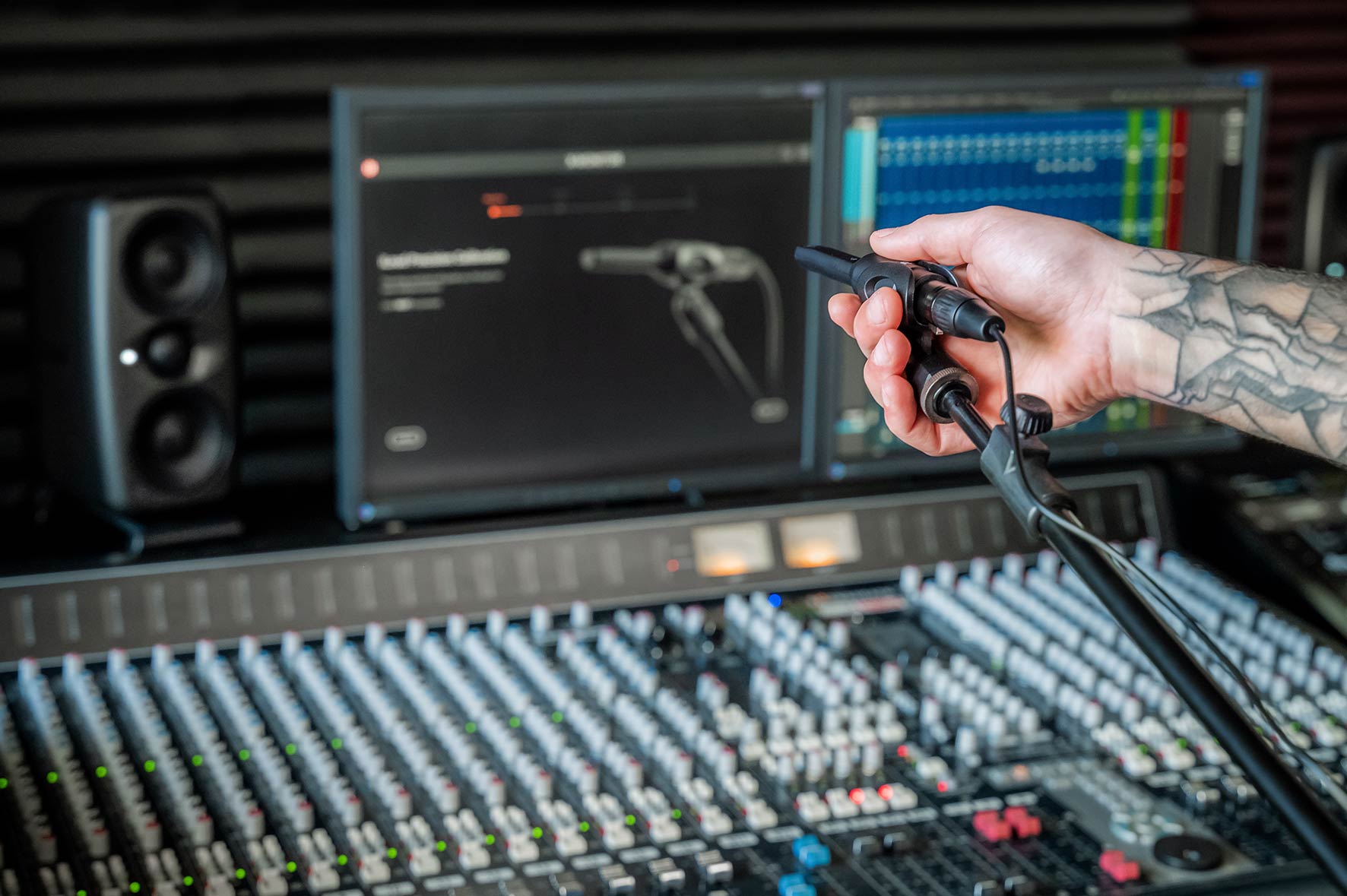 Активний студійний монітор IK MULTIMEDIA iLoud MTM MKII